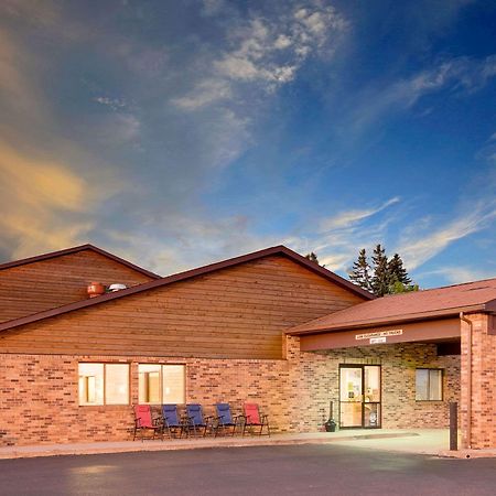 Super 8 By Wyndham Ashland Hotel Екстериор снимка