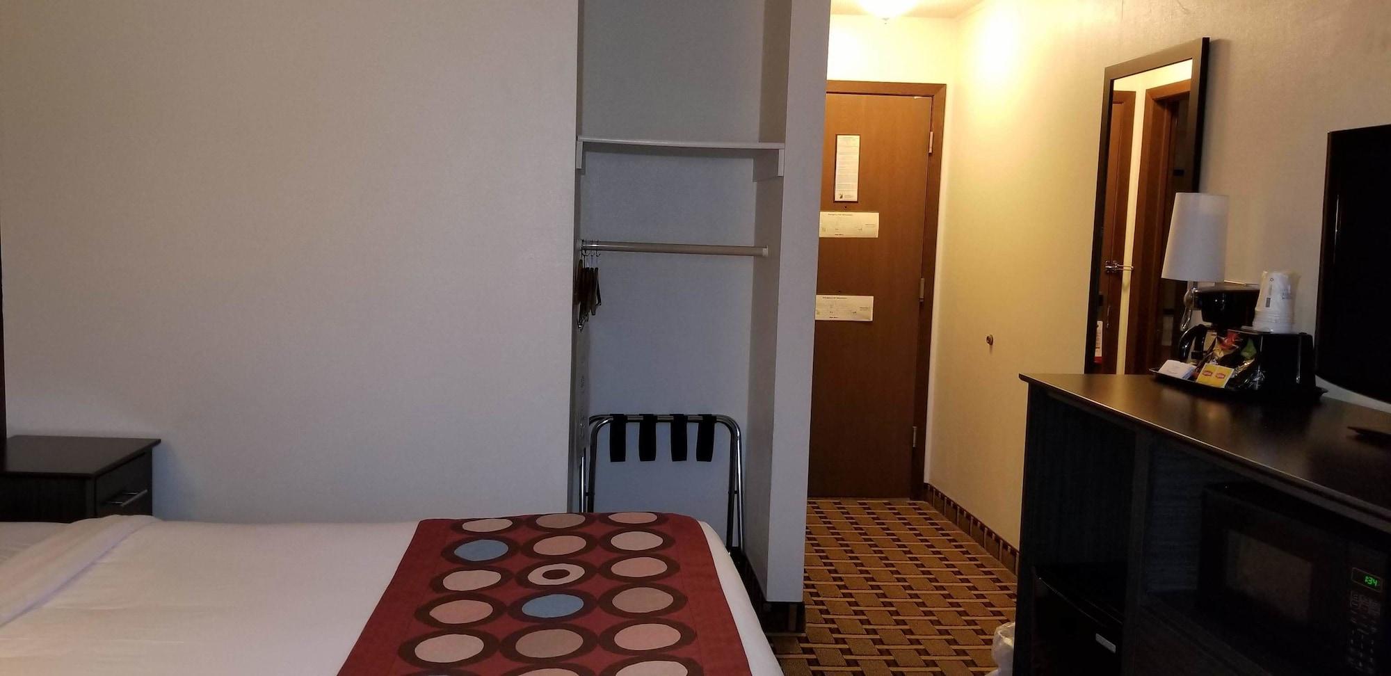 Super 8 By Wyndham Ashland Hotel Екстериор снимка