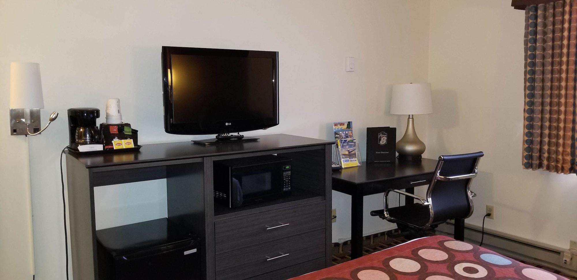 Super 8 By Wyndham Ashland Hotel Екстериор снимка