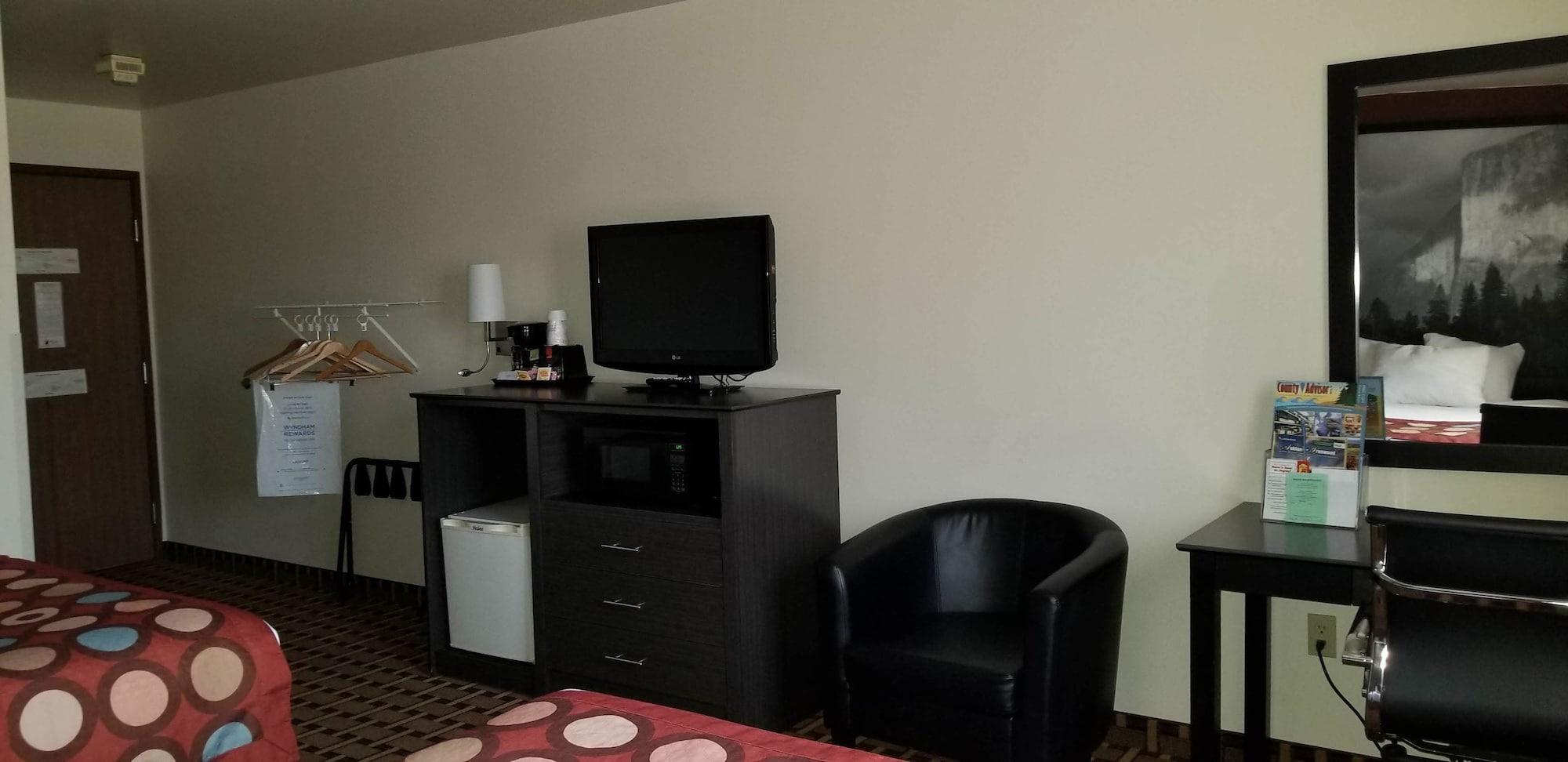 Super 8 By Wyndham Ashland Hotel Екстериор снимка