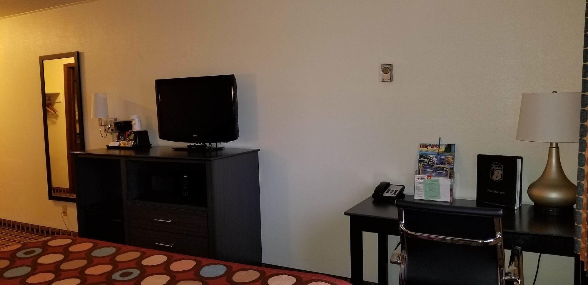Super 8 By Wyndham Ashland Hotel Екстериор снимка
