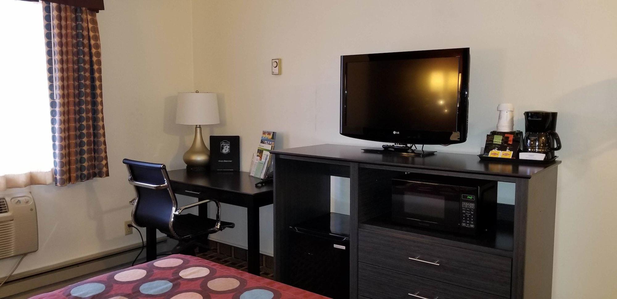 Super 8 By Wyndham Ashland Hotel Екстериор снимка