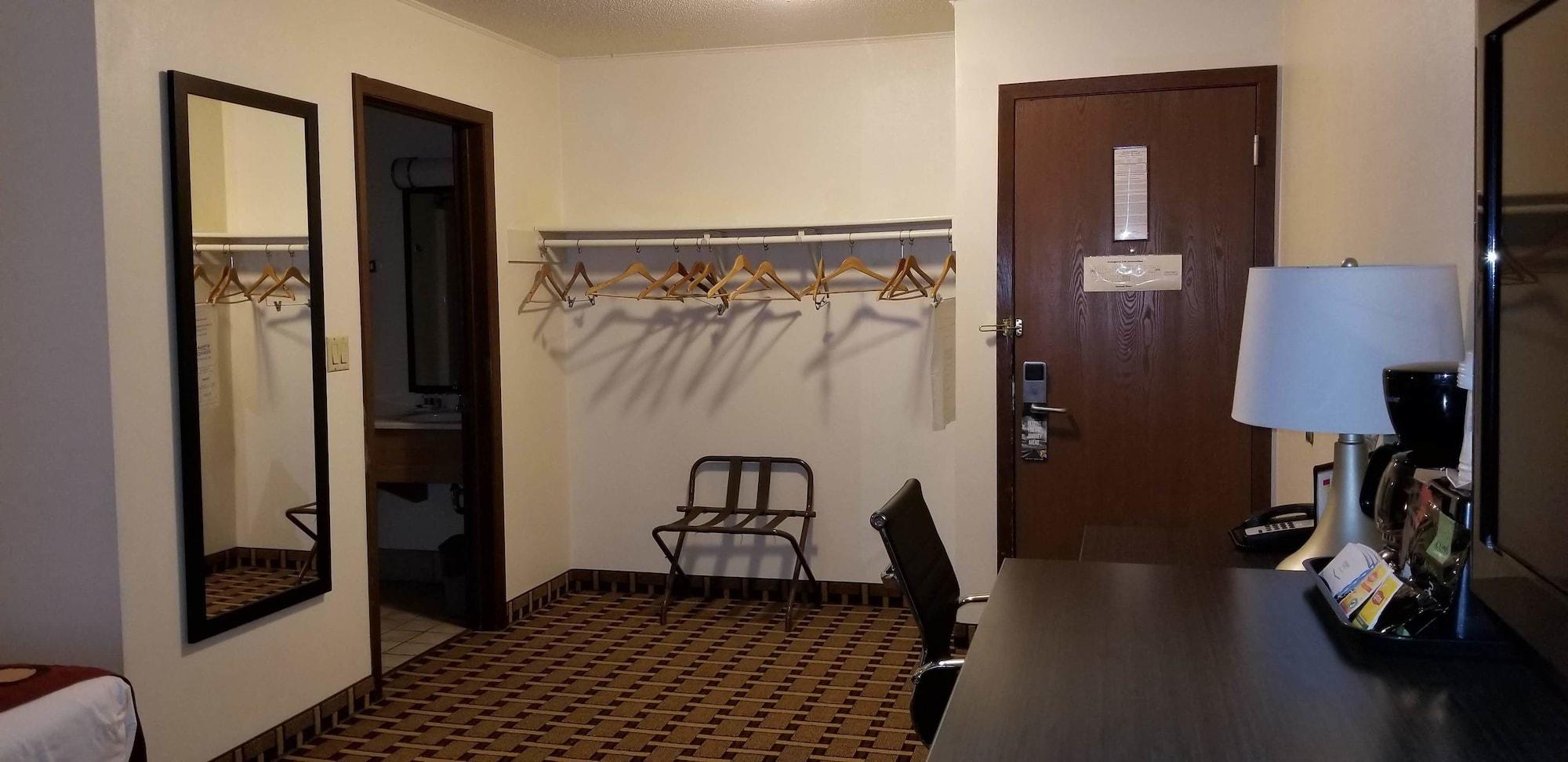 Super 8 By Wyndham Ashland Hotel Екстериор снимка
