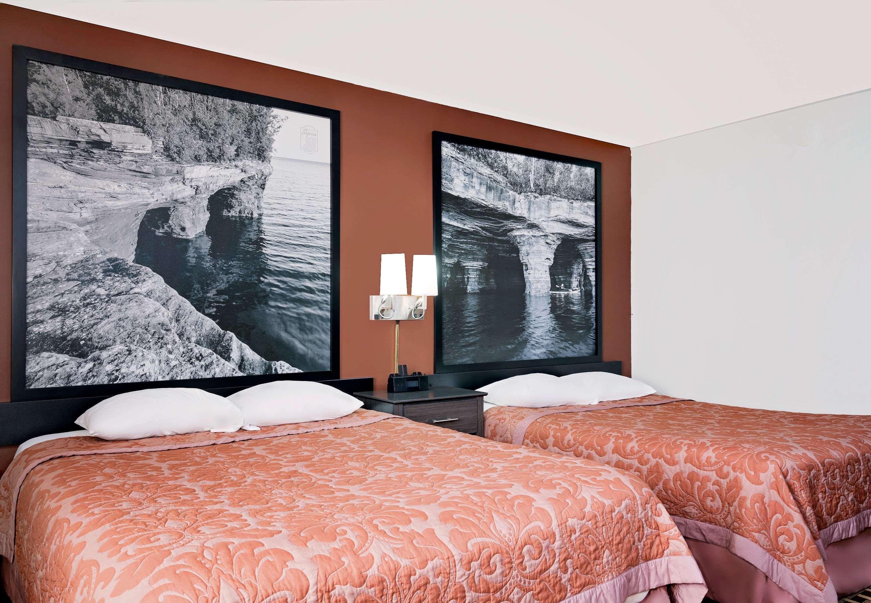 Super 8 By Wyndham Ashland Hotel Екстериор снимка