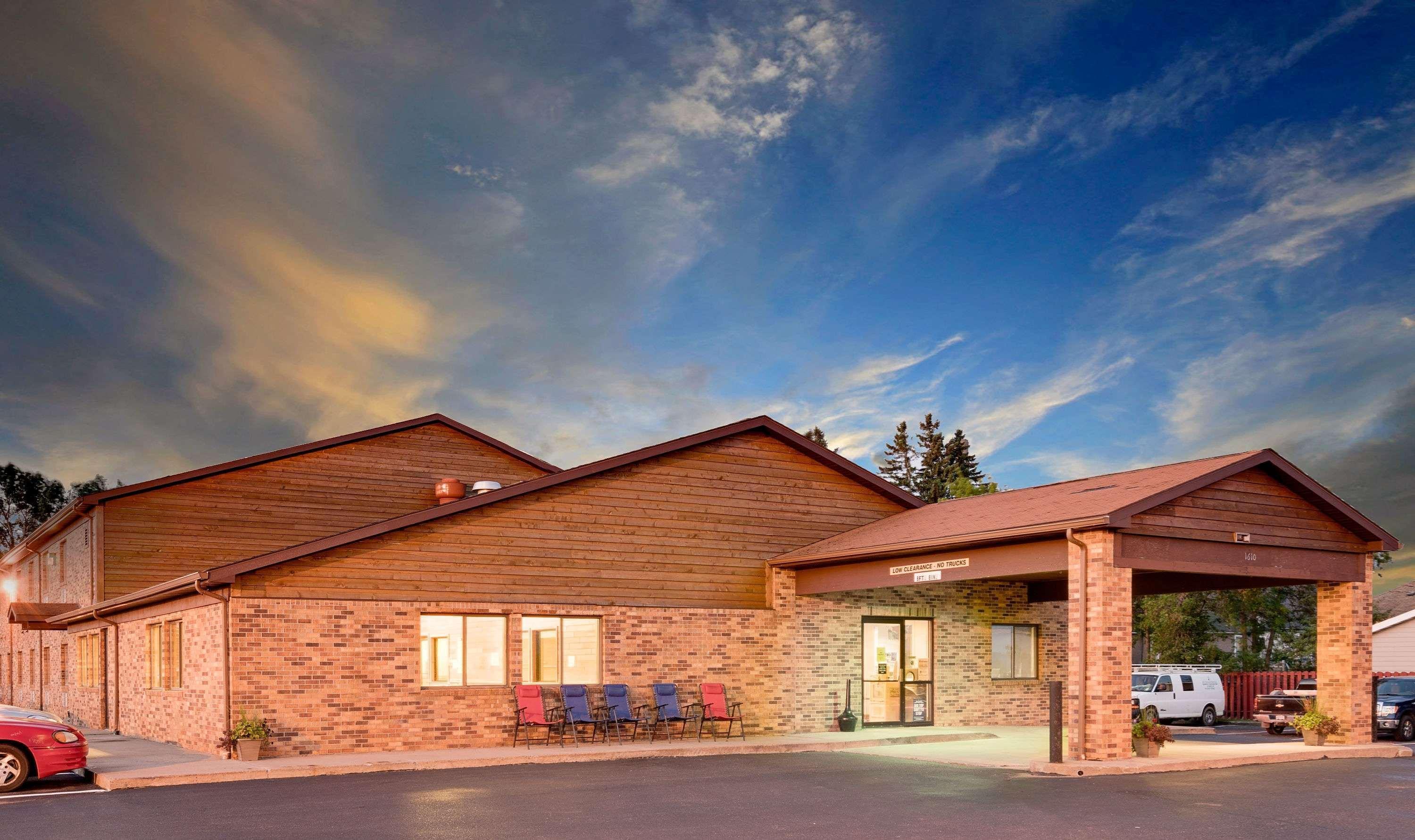 Super 8 By Wyndham Ashland Hotel Екстериор снимка