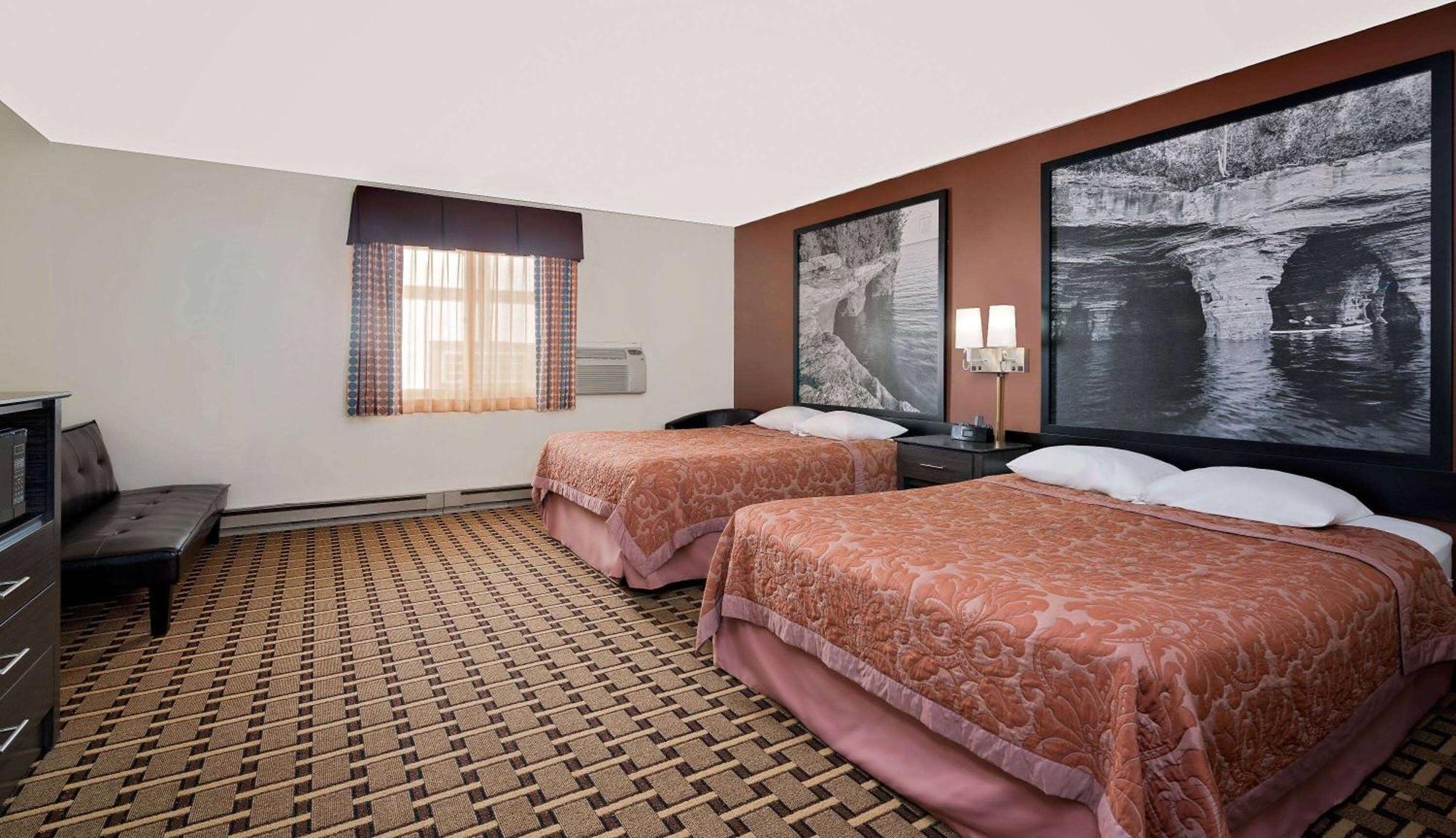 Super 8 By Wyndham Ashland Hotel Екстериор снимка