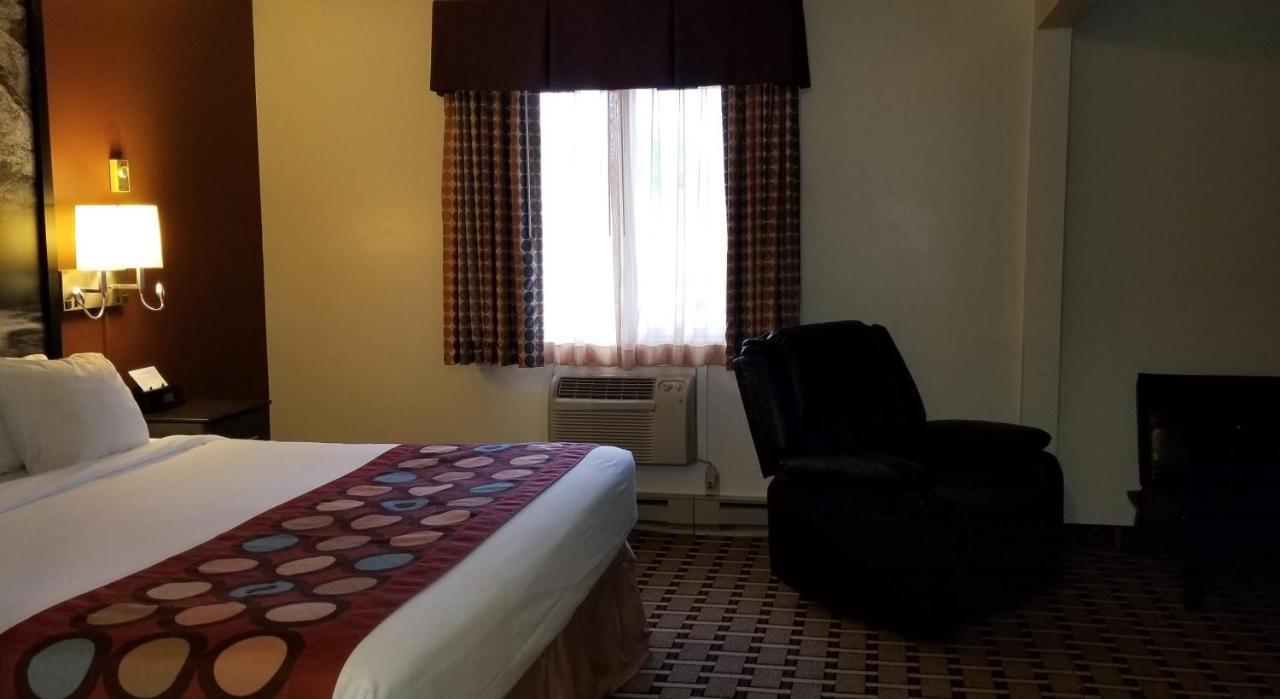 Super 8 By Wyndham Ashland Hotel Екстериор снимка